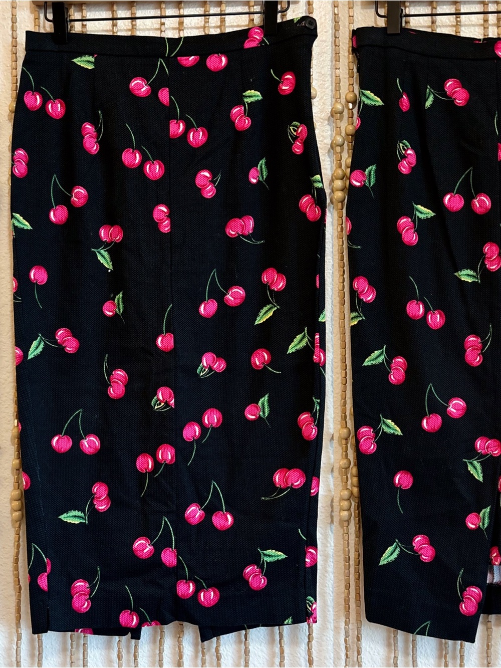 Briggs Vintage Black Cherry Print cotton & spandex Midi Pinup Pencil Rockabilly